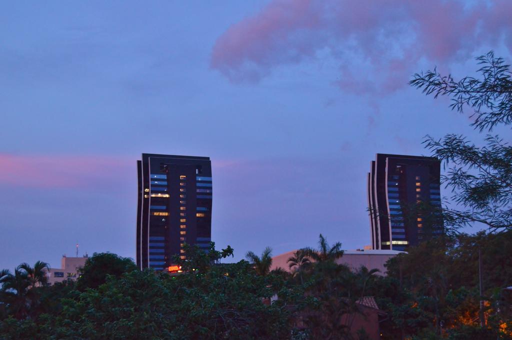 La Riviera Aparthotel Fernando de la Mora Luaran gambar